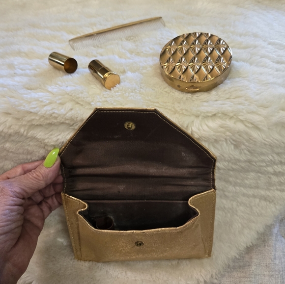Vintage Gold Makeup Kit Clutch - Picture 5 of 16